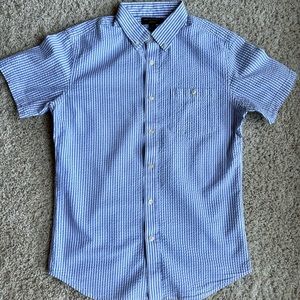 Men’s Banana Republic seersucker short-sleeve shirt